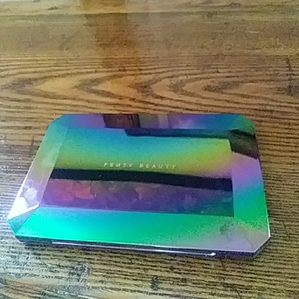 Fenty Beauty. Galaxy Palette